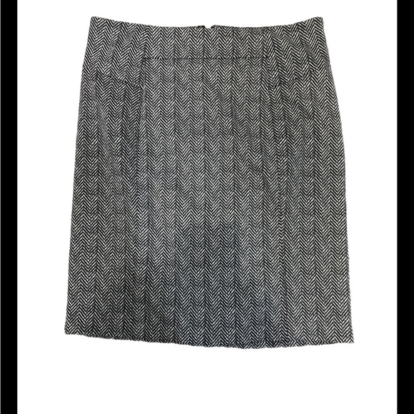 Micheal Kors herringbone skirt . Black and white size 6 - Picture 1 of 9